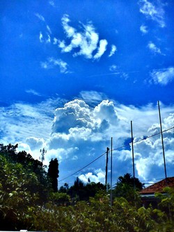 Awan cerah, secerah hatiku