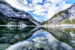 Lihat..awan telah tenggelam di danau kata si kancil