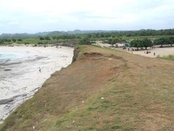 Rumah Dilumuri Tahi Kerbau & 5 Hal Unik di Lombok