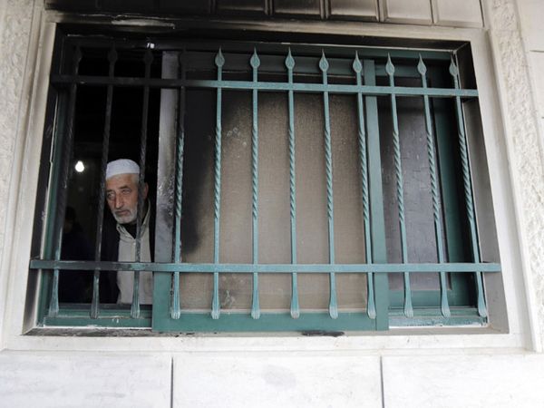 Masjid di Tepi Barat Dibakar Orang Tak Dikenal