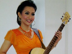 Ratna Listy Gugat Cerai Suami