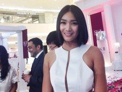 Takut Keriput, Model Dominique Diyose Rawat Kulit Sejak SMA