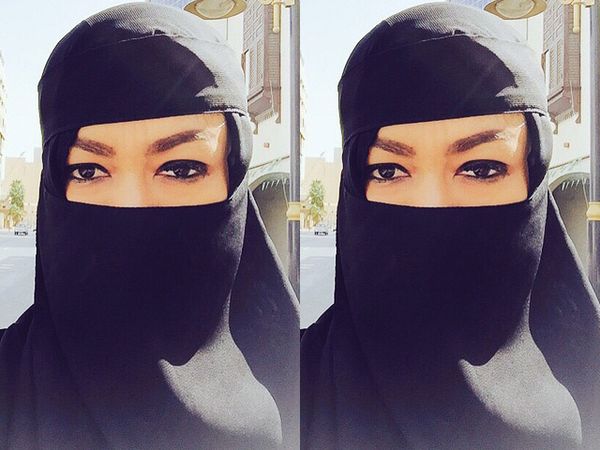 Julia Perez Bercadar Hitam