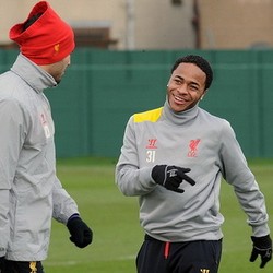 Sterling Fokus ke Permainan, Soal Kontrak Jadi Urusan Agen dan Liverpool