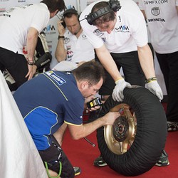 Sejumlah Rider MotoGP Jatuh Saat Tes Ban Michelin di Sepang