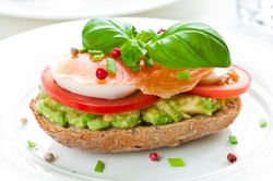 Roti Tawar Juga Enak Dimakan dengan Pisang dan Alpukat