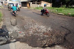 Buntut Jalan Rusak, Walikota Bekasi dan Gubernur Jabar Digugat Rp 800 juta