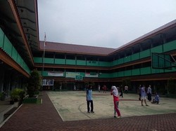 Cara Kepala SMP 37 Terapkan Multimedia di Kelas Tanpa UPS Miliaran