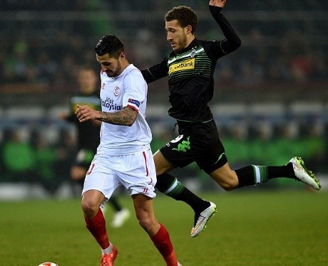 Sevilla Singkirkan Gladbach