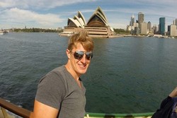 Berkat Facebook, Kamera Hilang di Laut Kembali ke Pemiliknya