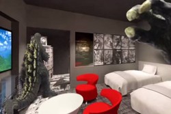 Tidur Bareng Godzilla di Hotel Gracery Tokyo, Mau?