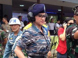 Dikabarkan Dekat dengan Pria India, Dewi Persik Hanya Tersenyum