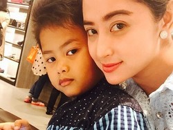 Ini Cara Dewi Persik Pantau Prestasi Anak di Sekolah