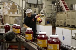 Pemilik Dells Maraschino Cherry Bunuh Diri di Pabriknya