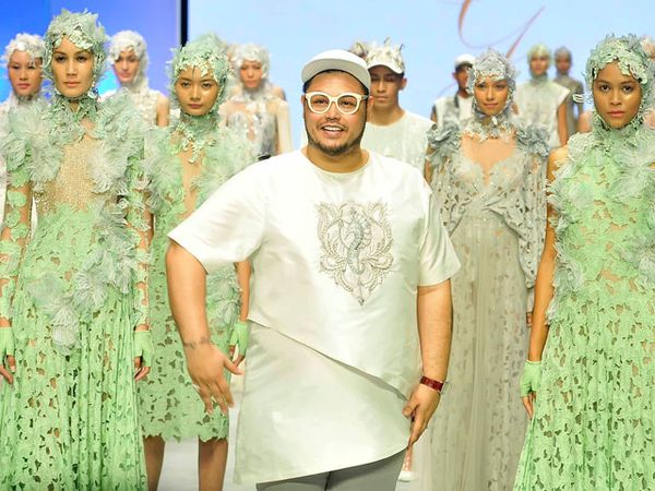 Peragaan Busana Ivan Gunawan di Indonesia Fashion Week