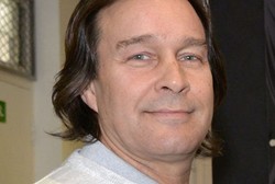 Bermula dari Gigi Copot, Pria Ini Ketahuan Idap Jenis Leukemia Langka