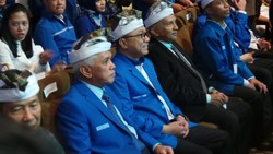 Riuhnya Kader PAN dan Ekspresi Datar Hatta Saat Diserang Amien Rais