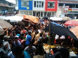 Di Pasar Pagi Ramawangun, Jokowi Beli Beras 50 Kg