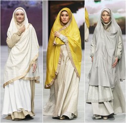 Irna Mutiara Kolaborasi dengan Siswa SMK Rancang Busana Muslim Syari