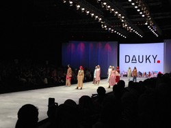 Nuansa Colorful Hiasi Koleksi Terbaru dari Elzatta dan Dauky di IFW 2015