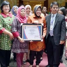 Risma Bicara Soal Gizi Bukan Tanggung Jawab Pemkot Saja