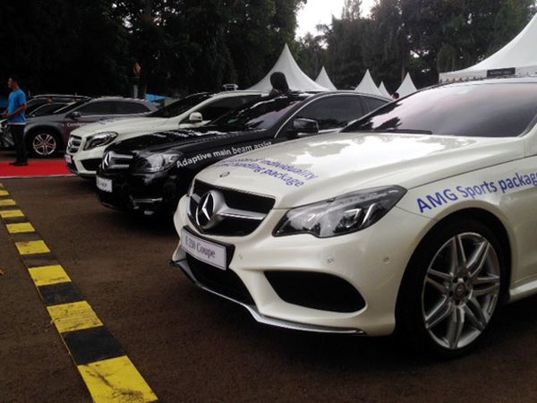 Test Drive Mobil Mercy di Senayan