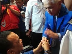 Kalah dari Zulkifli, Hatta Tenangkan Pendukungnya yang Menangis