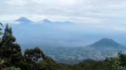 Menggapai Langit dari Puncak Gunung Merbabu