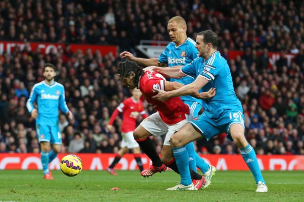 Duel yang Monoton dan Kering Kreativitas