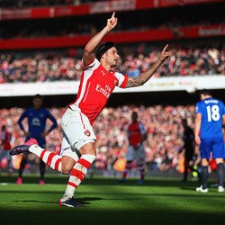 Arsenal Kandaskan Everton 2-0