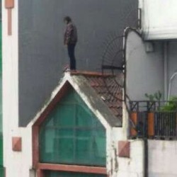 Patah Kaki, Wanita yang Lompat dari Lantai 6 Ruko di Latumenten Dilarikan RS