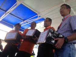 Temukan Ribuan Dollar Singapura, Basarnas Serahkan ke Keluarga Korban QZ8501