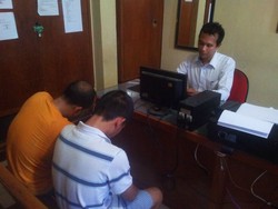 Tangkap Pengguna Narkoba, Polisi Dapat Mobil Rampasan