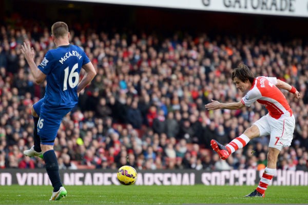 The Gunners Manfaatkan Buruknya Duet Jagielka-Stones
