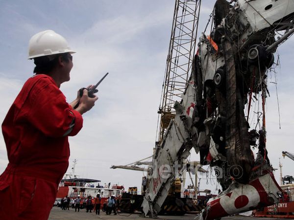 Begini Badan AirAsia QZ8501 yang Hancur