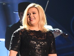 Kelly Clarkson: Saya Tak Tahu Lagu Saya Sama dengan Lagu Tokio Hotel!