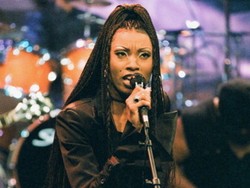 Penyanyi R&B Ini Tewas Mengenaskan dengan Luka Sayatan di Leher