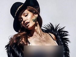 Heboh Foto Seksi Cindy Crawford Tanpa Retouch