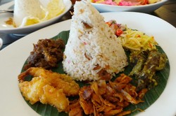 Gemoelai: Di Sini Ada Nasi Limo dan Nasi Gurih yang Aromatik dengan Lauk Komplet