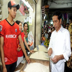 Harga Beras Naik, Jokowi Sebut Ada yang Mainmain