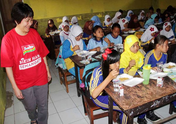 Puluhan Siswa SD Peringati Hari Gizi