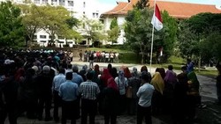 Ratusan Mahasiswa UPI Gelar Doa Bersama untuk Firman