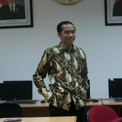 Dolar Dekati Rp 13.000, Jokowi: Semoga Itu Sementara