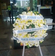 KPK Dikirimi Bunga Duka Cita atas Matinya Keberanian Usut Kasus Komjen BG