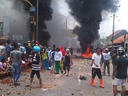 Demo Ribuan Nelayan di Batang Rusuh, Lalin Pantura Sempat Lumpuh