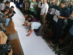 Pegawai KPK Bubuhkan Tanda Tangan Tolak Pelimpahan BG, Ruki Ikut Teken