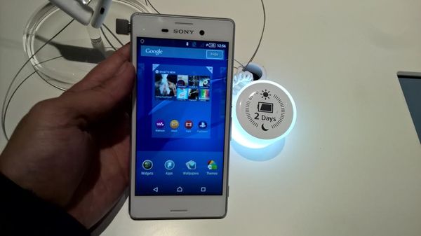 Xperia M4 Aqua yang Bisa Diajak Nyebur