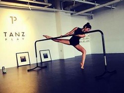 Latihan Balet, Ini Penampilan Park Shin Hye Pakai Unitard Hitam Ketat