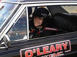 Setelah Tamat Kuliah, Wanita Cantik Ini Ingin Terjun ke Dunia Balap