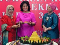 Iriana Hadiri Ultah Dewan Kerajinan Nasional